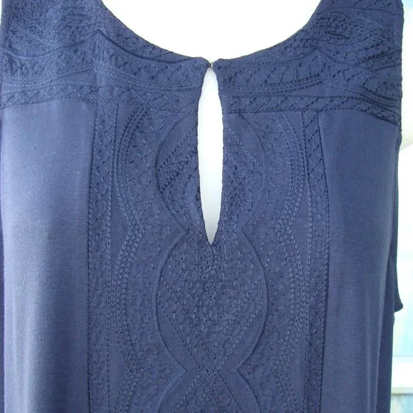 Adrianna Papel M blue embroidered sleeveless top New - Picture 11 of 14